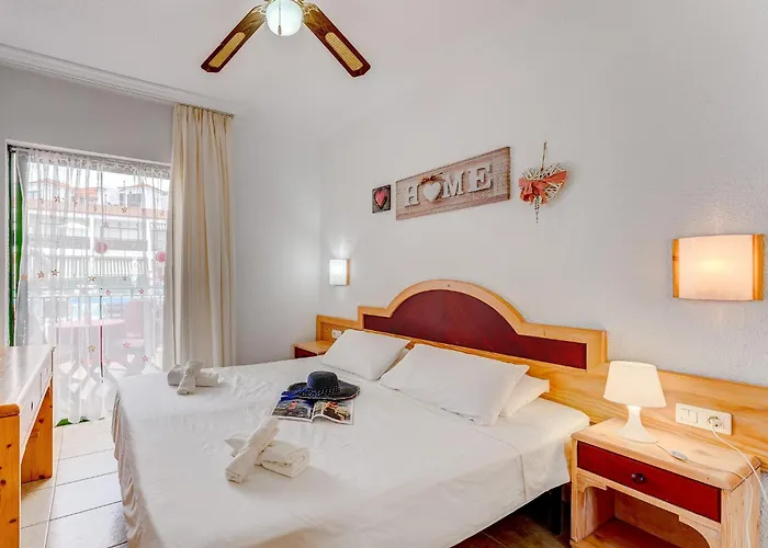 Cristianos Con Terraza Piscina Wifi * أرونا